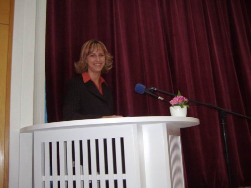 Hraje celá dědina aneb S veselou myslí na nesmysly. - 18.3.2006